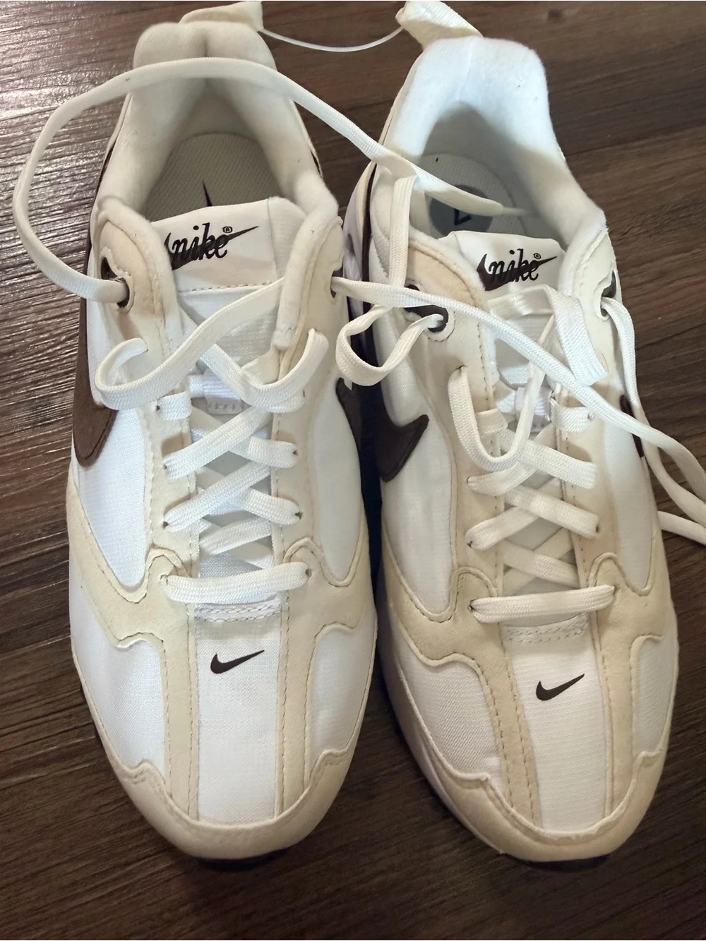 Kids White Athletic Sneakers - Classic Lace-Up Comfort